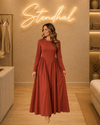 Robe manche longue nouée au dos